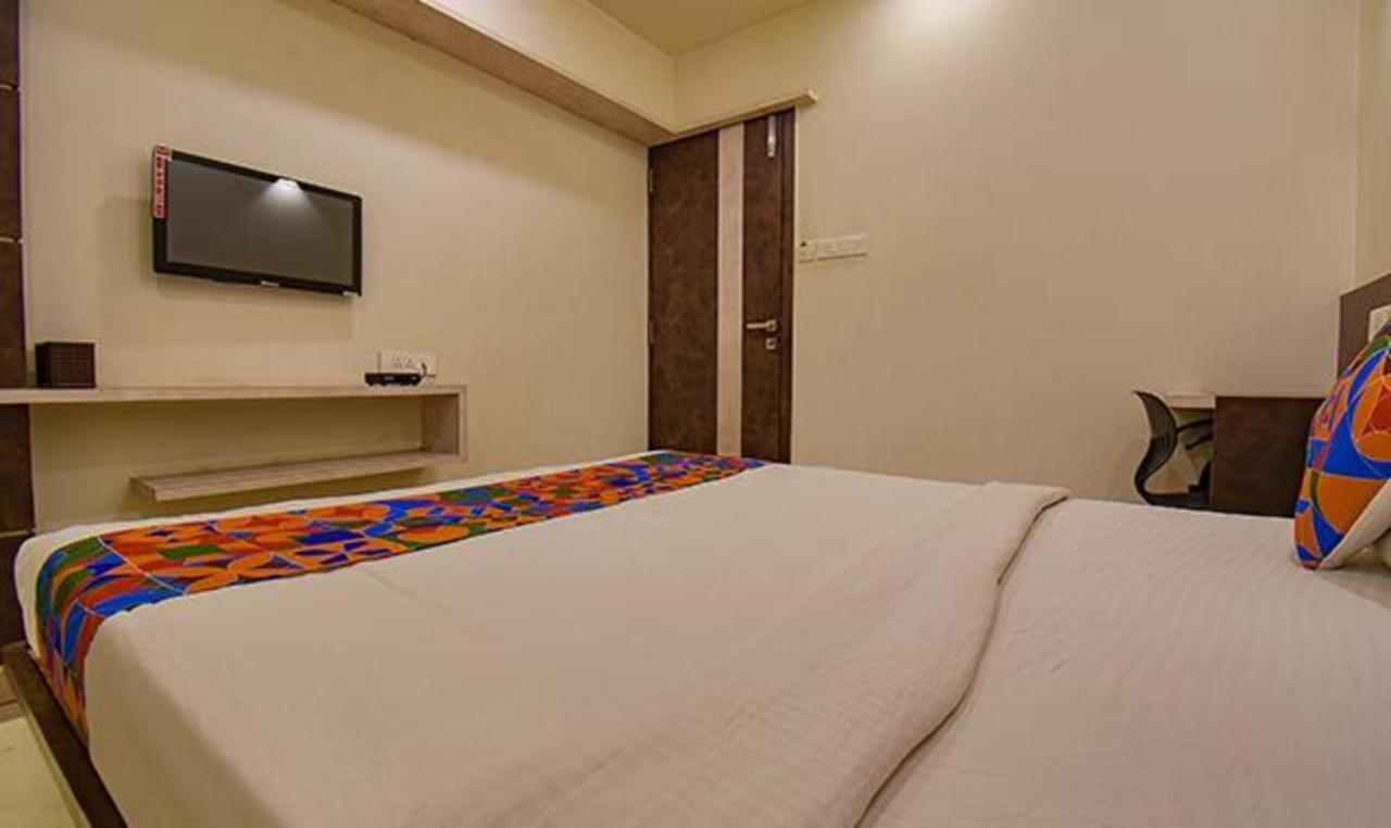 FabHotel Royce Studio Apartments Pune Esterno foto
