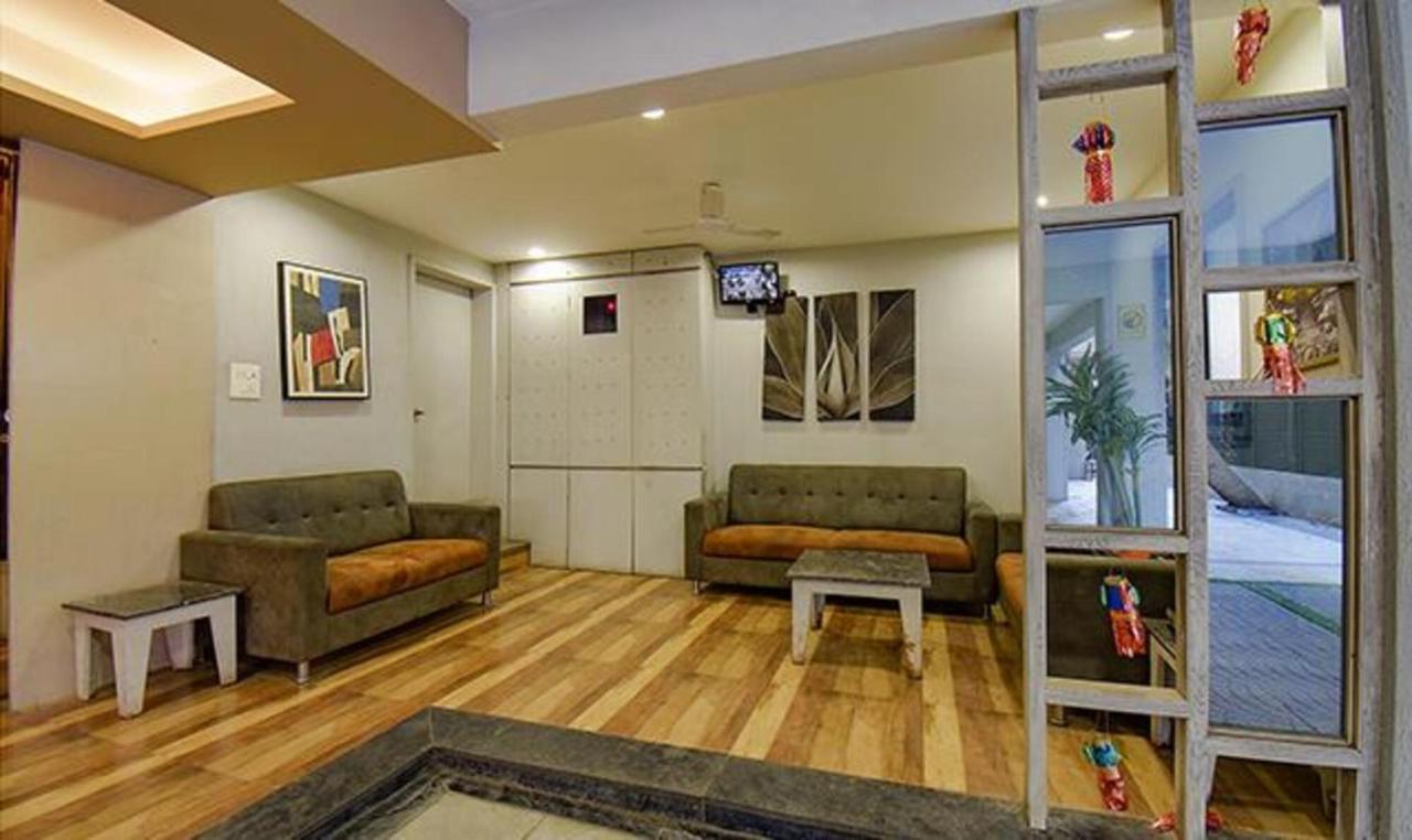 FabHotel Royce Studio Apartments Pune Esterno foto